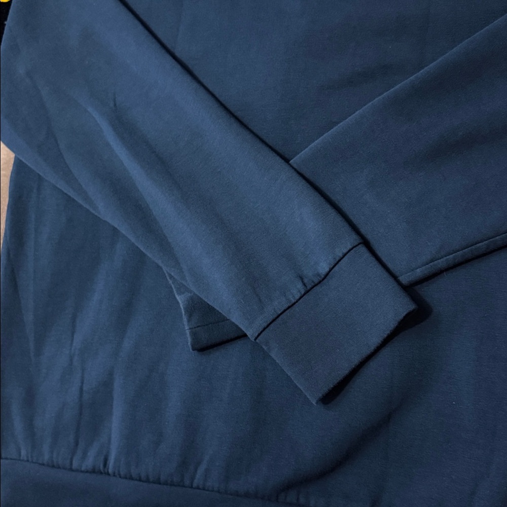 GapFit Performance Hoodie.                        ( Pre-owned ) - Picture 10 of 12